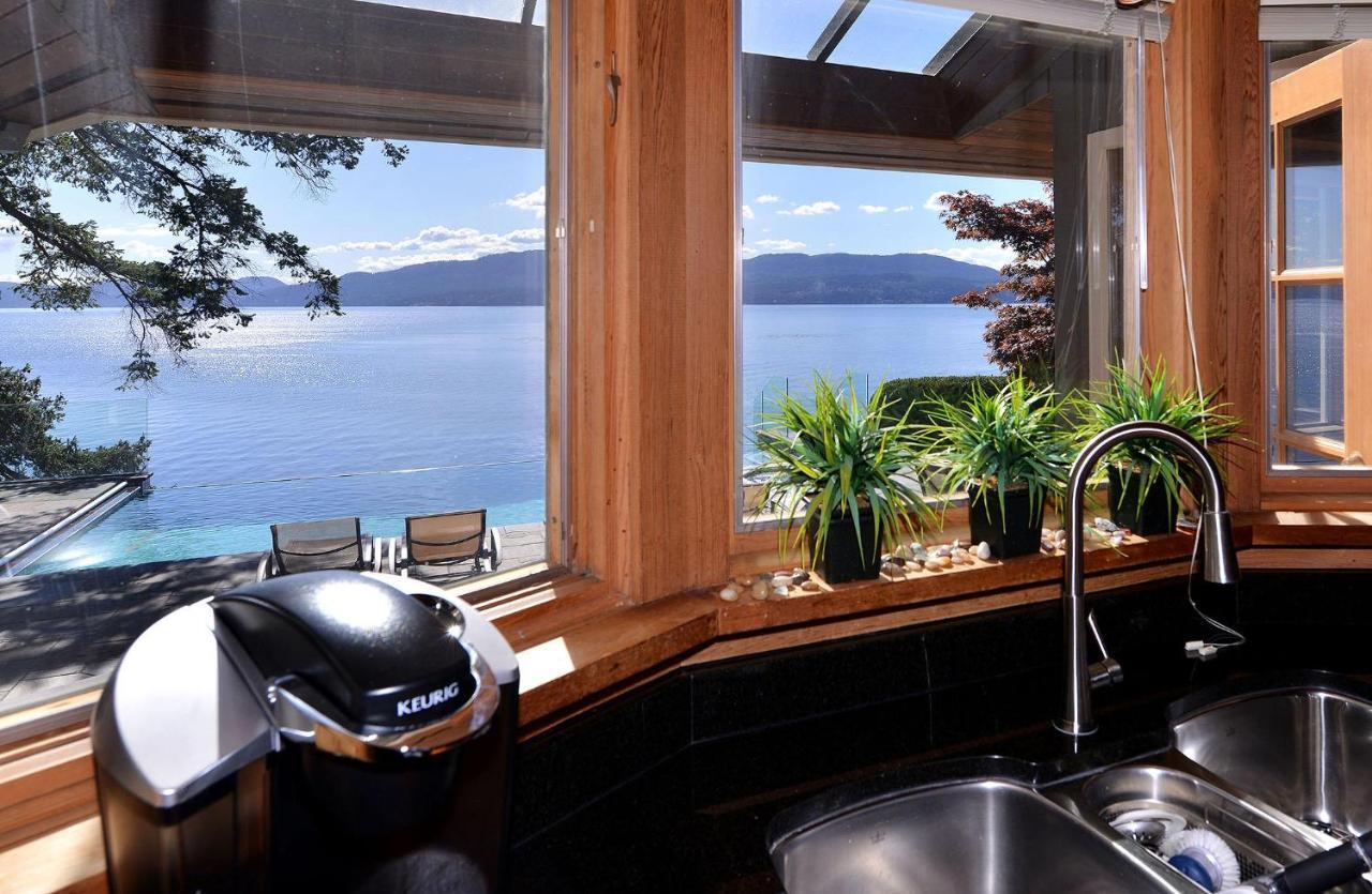 Oceanside Lodge Saanich Inlet North Saanich Exterior photo