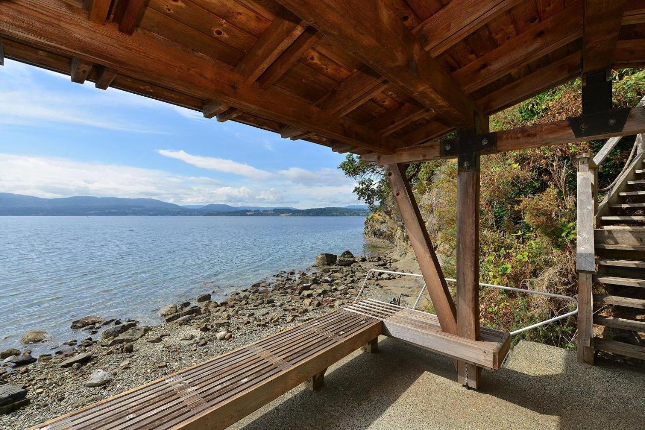 Oceanside Lodge Saanich Inlet North Saanich Exterior photo